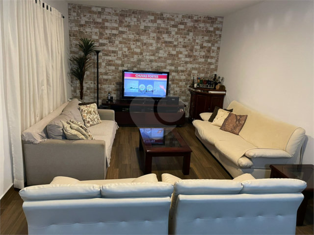 Sobrado à venda com 5 quartos, sendo 1 suíte,  em Alto da Boa Vista, São Paulo, SP