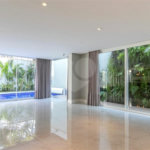 Casa à venda com 4 suítes no condomínio Hípica Garden, São Paulo - SP