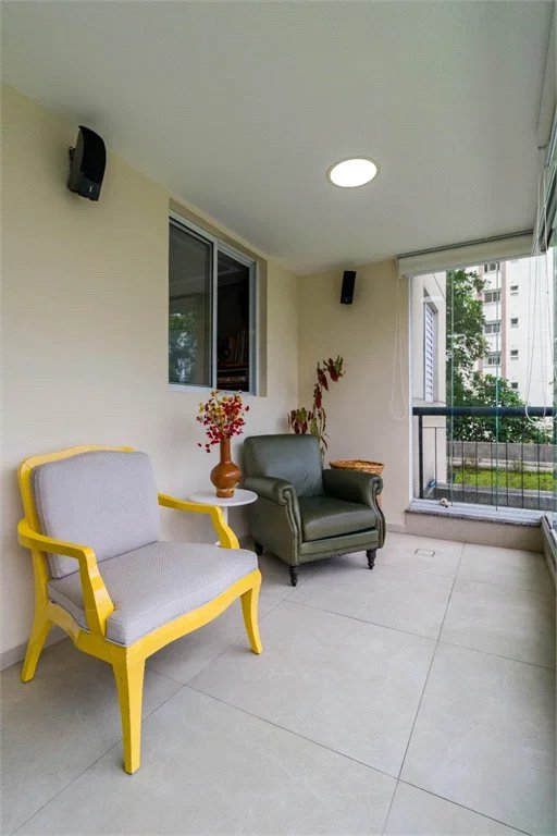 Apartamento à venda com 2 quartos, sendo 1 suíte,  em Vila Andrade, São Paulo, SP
