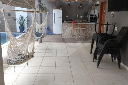 Casa à venda com 3 quartos, sendo 1 suíte, no condomínio Campos do Conde I, Paulínia - SP