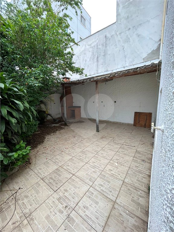 Sobrado à venda com 3 quartos em Vila Nivi, São Paulo, SP