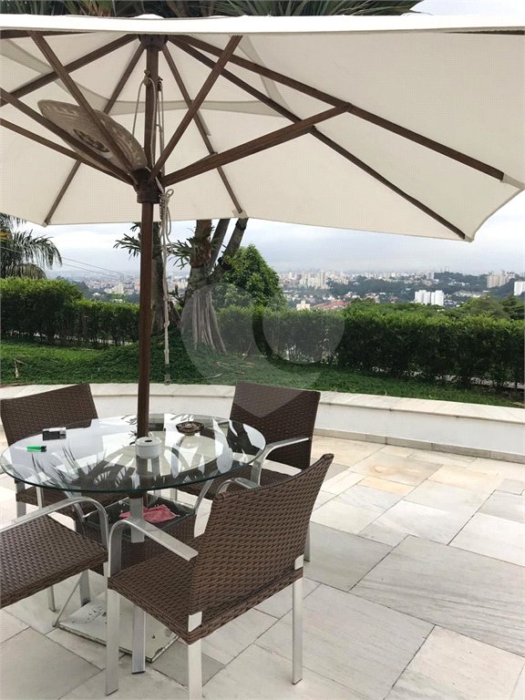 Casa à venda com 4 quartos, sendo 8 suítes, no condomínio Residencial Jd. Ibiratiba, São Paulo - SP
