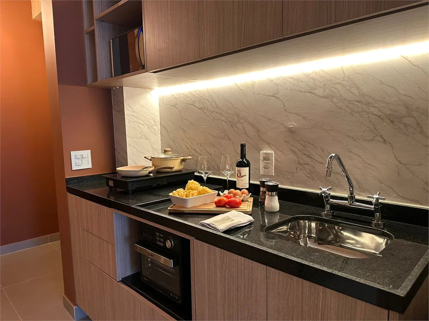 Apartamento à venda ou para alugar com 1 suíte em Pinheiros, São Paulo, SP
