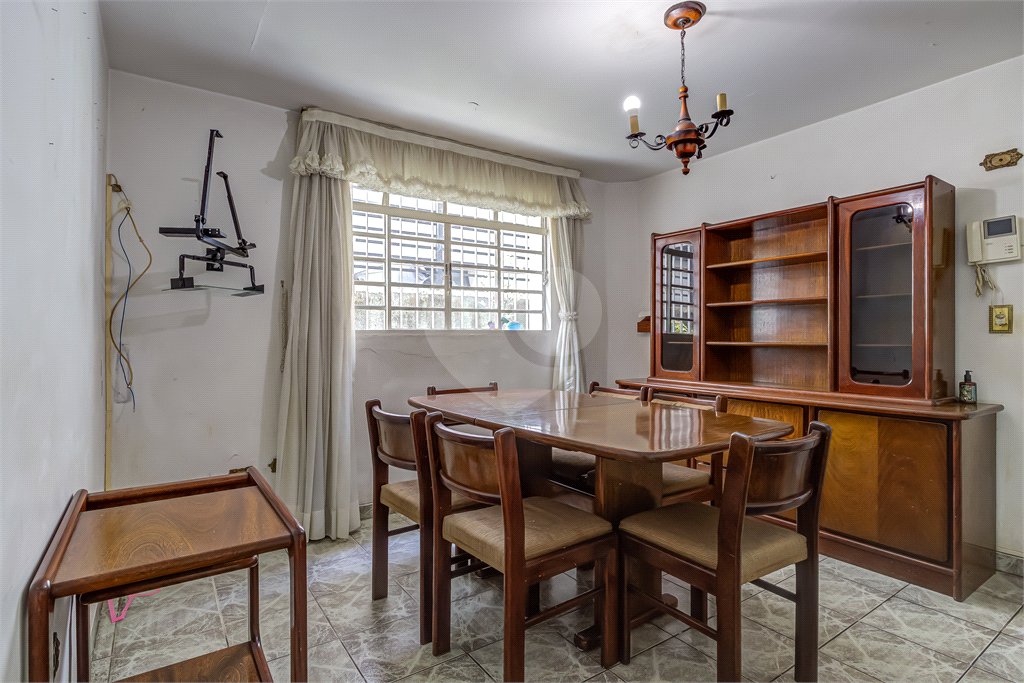 Casa à venda com 3 quartos, sendo 1 suíte, em Vila Clementino, São Paulo, SP