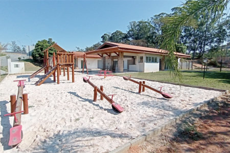 Terreno à venda com 1 suíte em Jardim Portugal, Valinhos, SP