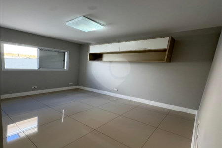 Sobrado à venda ou para alugar com 4 quartos, sendo 3 suítes, em Jardim Pagliato, Sorocaba, SP