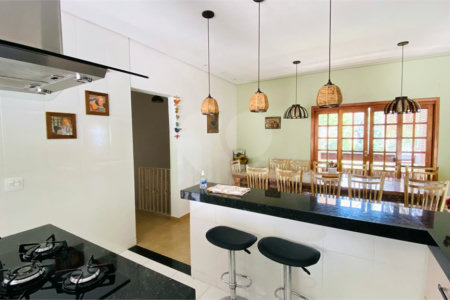 Casa à venda com 3 suítes em Dos Finco, São Bernardo do Campo, SP