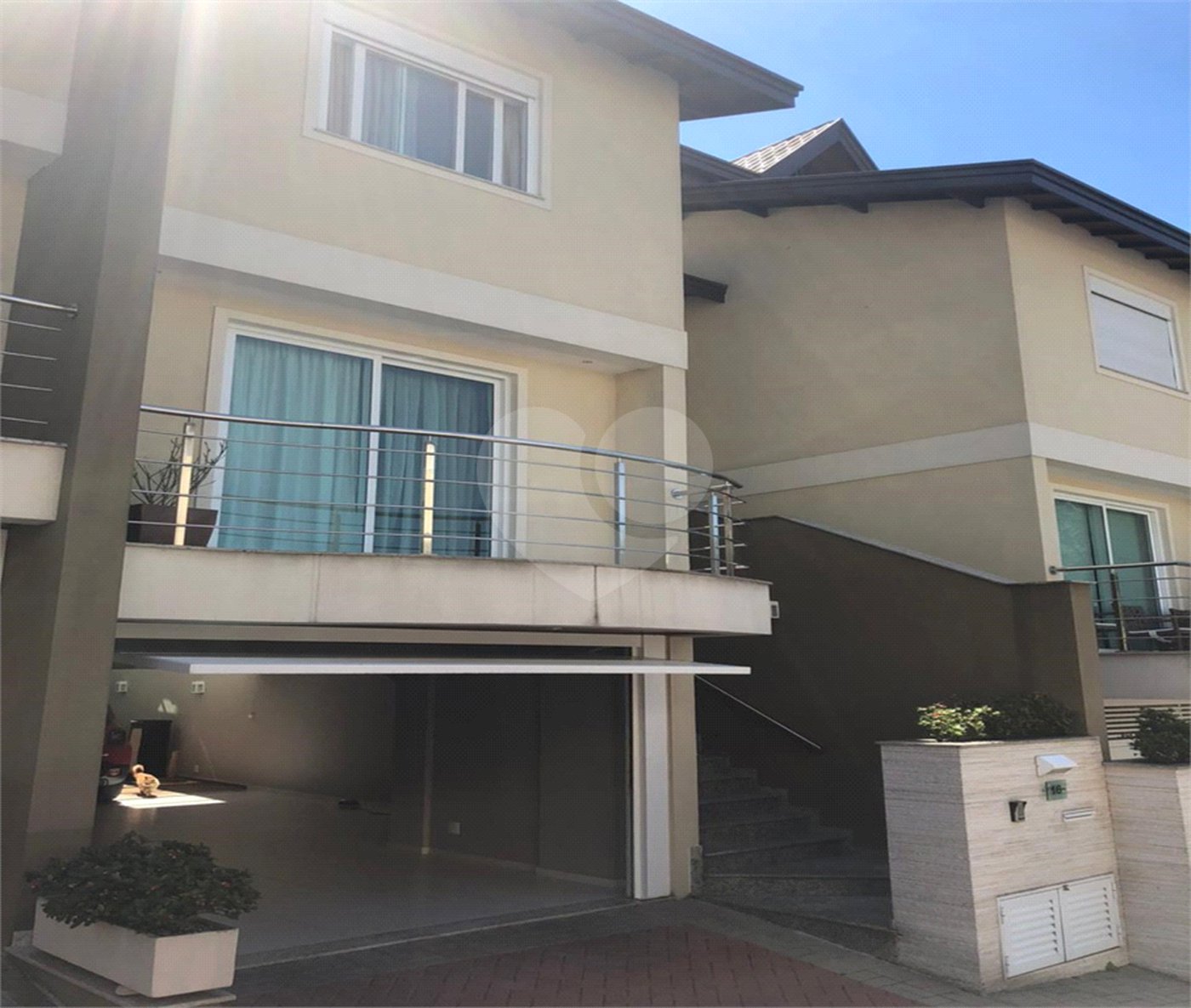Casa à venda com 4 quartos, sendo 2 suítes, no condomínio Florada da Serra, São Paulo - SP