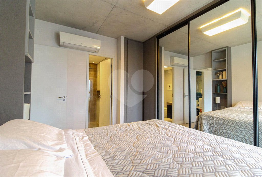 Apartamento à venda com 2 quartos, sendo 1 suíte, em Vila Olímpia, São Paulo, SP