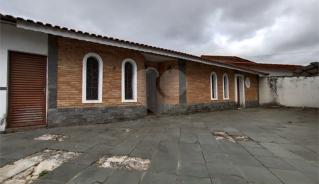 Casa à venda com 4 quartos, sendo 3 suítes,  no condomínio Rancho Dirce, Sorocaba - SP