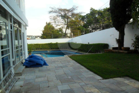 Sobrado à venda com 4 suítes em Jardim São Bento, São Paulo, SP