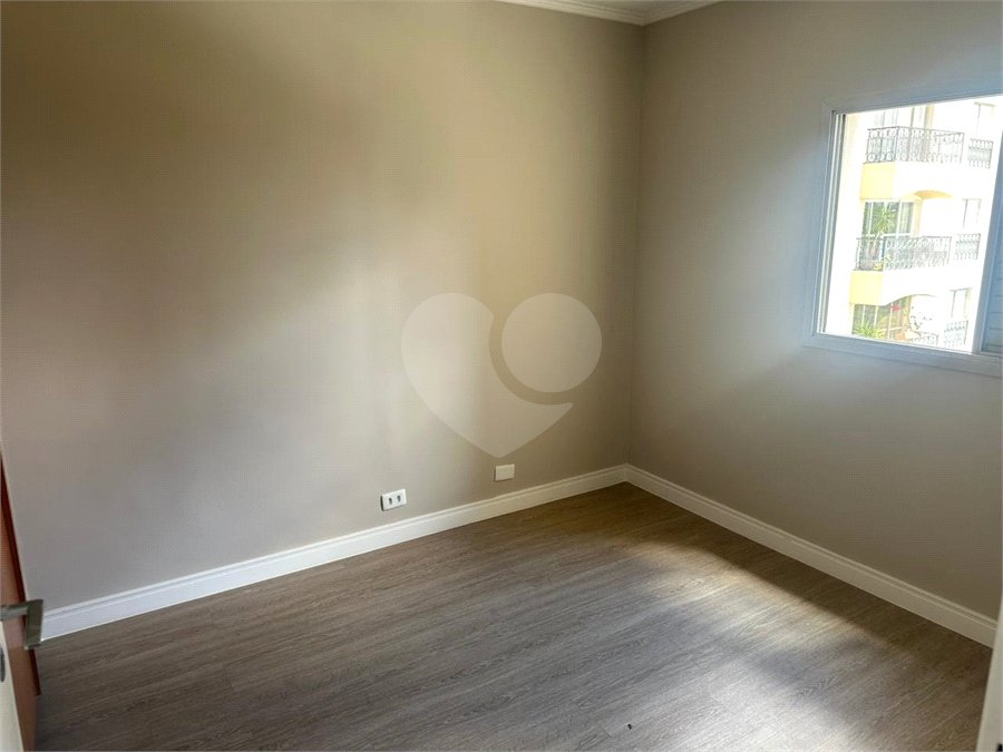 Apartamento à venda no Campo Belo- Para reforma