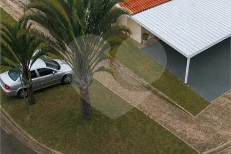 Casa À venda no Moradas II 3 dormitórios