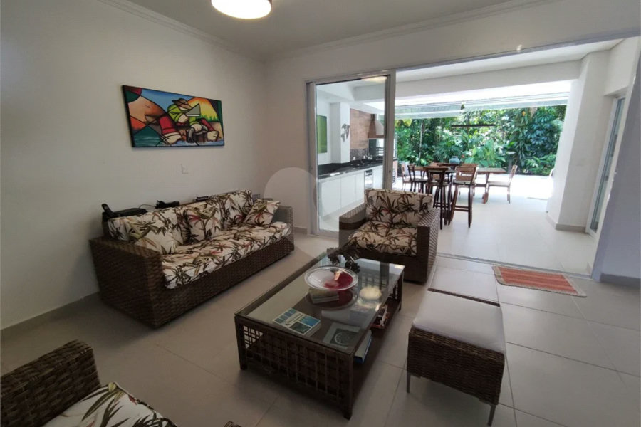 Casa à venda com 5 quartos, sendo 3 suítes,  em Riviera de São Lourenço, Bertioga, SP