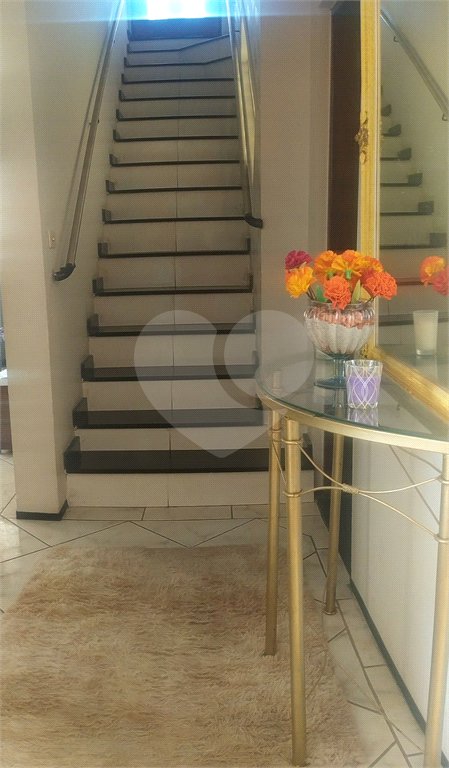 Linda casa com 3 suítes a venda na Vila Pasti em Louveira