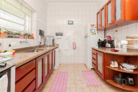 Casa à venda com 4 quartos, sendo 3 suítes, em Vila Pirajussara, São Paulo, SP
