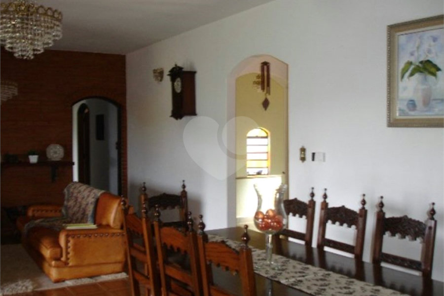 Chácara à venda com 6 quartos, sendo 2 suítes, no Centro, Serra Negra, SP