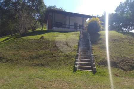 Sítio à venda com 4 quartos, sendo 1 suíte,  em Cruz das Almas, Biritiba-mirim, SP