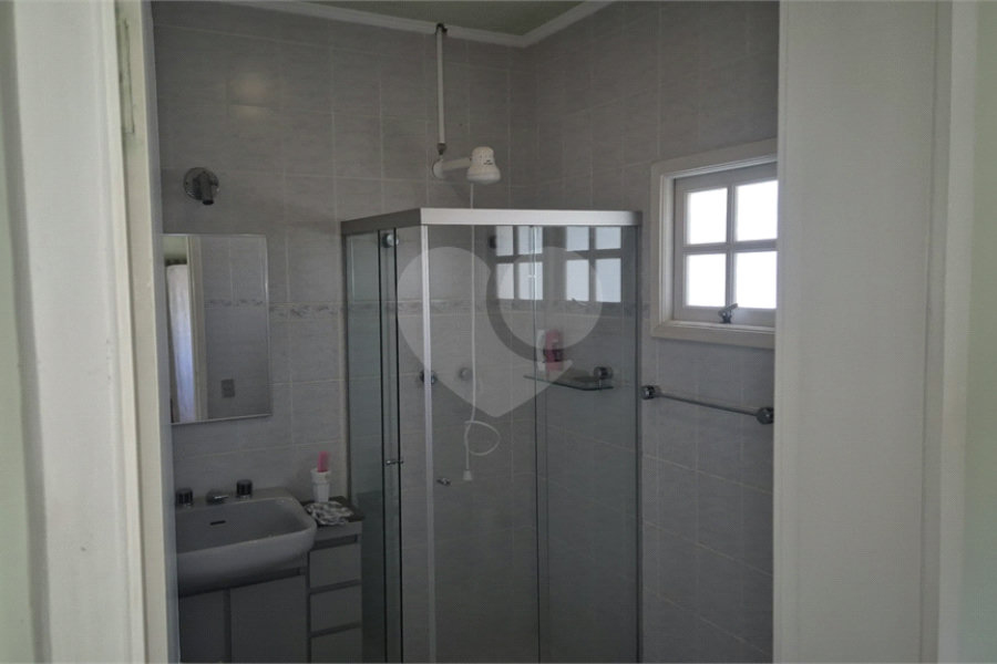 Casa à venda com 4 quartos, sendo 3 suítes, no condomínio Chácara das Rosas, São Paulo - SP