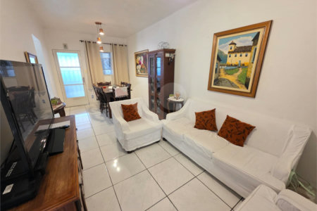 Casa à venda com 6 quartos, sendo 2 suítes, em Conjunto Residencial Butantã, São Paulo, SP