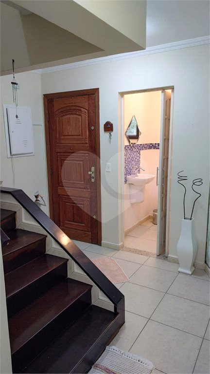 Duplex à venda com 3 quartos, sendo 1 suíte, em Enseada, Guarujá, SP
