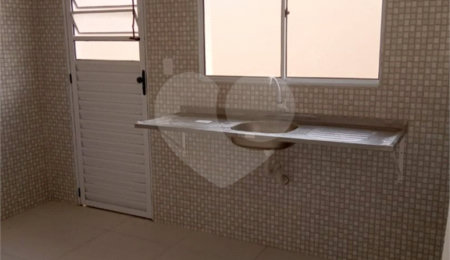Casa à venda com 2 quartos, sendo 1 suíte,  no Centro, Mairinque, SP