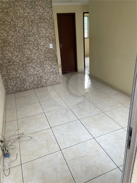 Apartamento para alugar com 2 quartos em Senador Vasconcelos, Rio de Janeiro, RJ