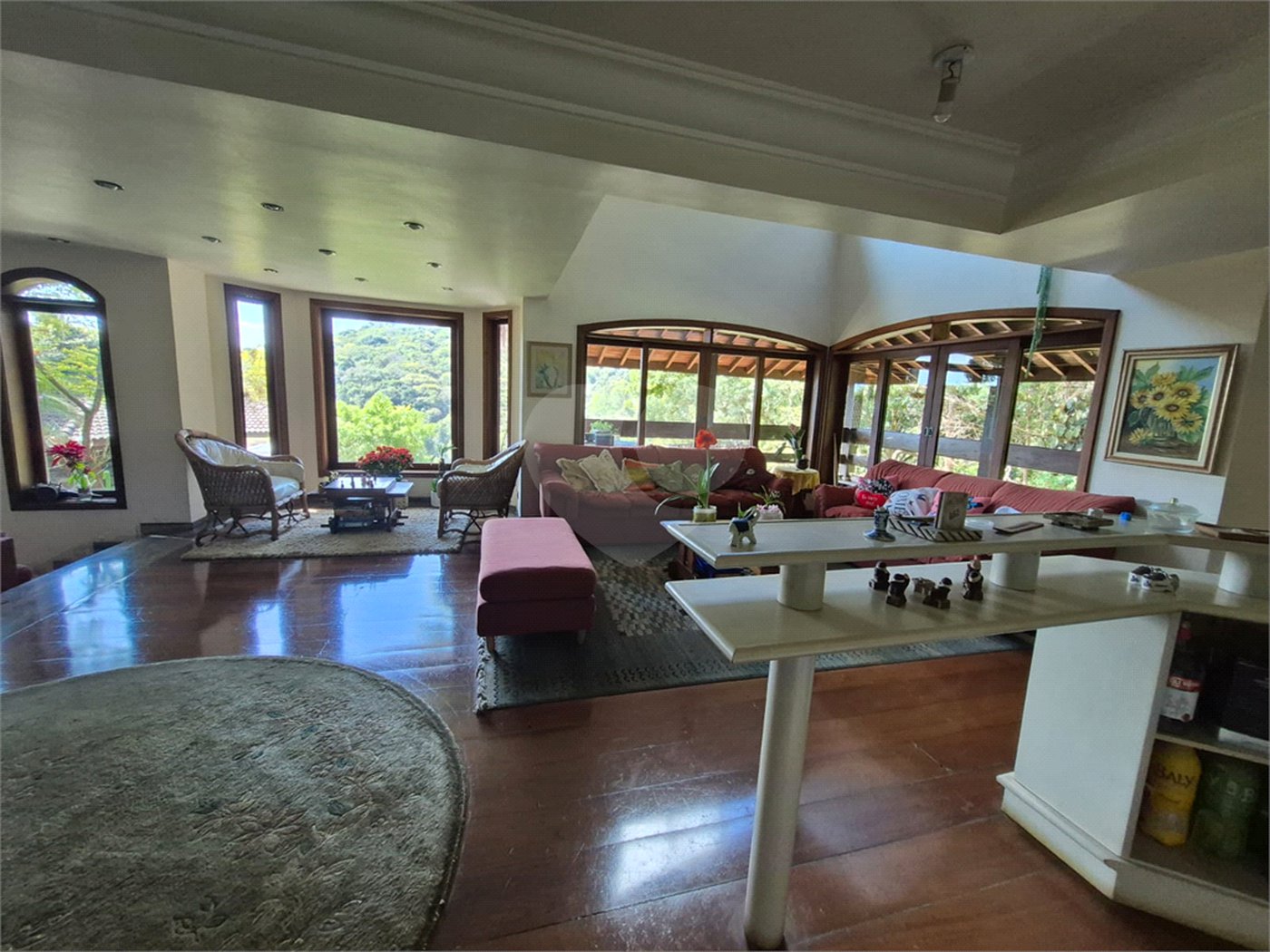 Casa à venda com 3 quartos, sendo 4 suítes, no condomínio Alpes da Cantareira, Mairiporã - SP