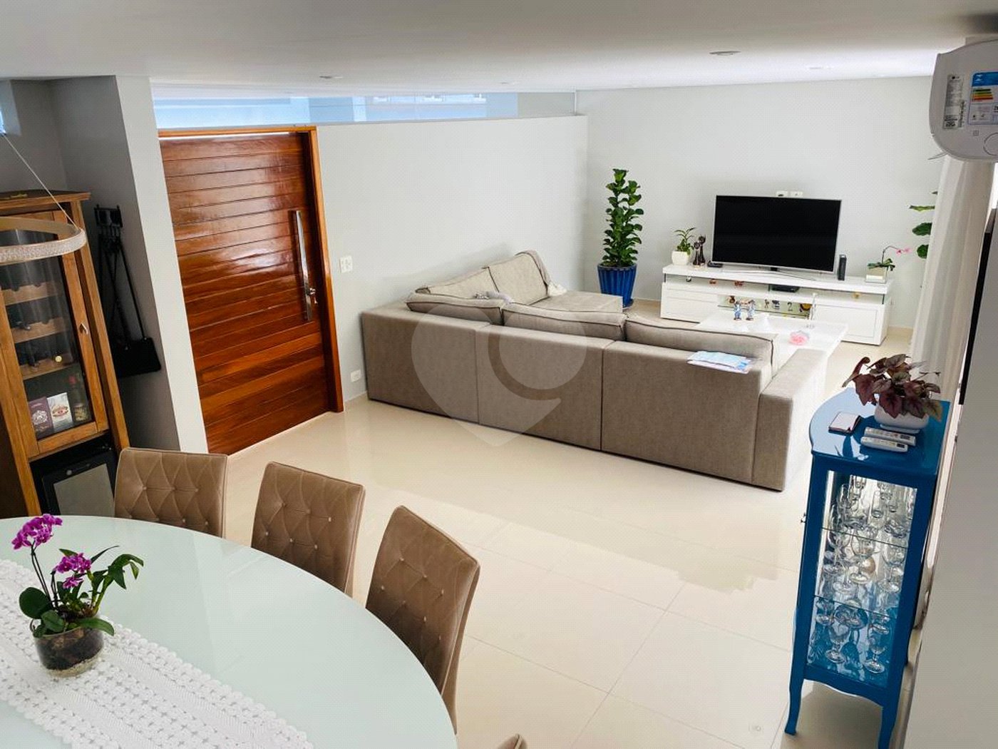 Casa à venda com 4 quartos, sendo 2 suítes, no condomínio Residencial Vila Lagos, São Paulo - SP
