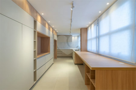 Apartamento à venda com 4 suítes em Vila Sofia, São Paulo, SP