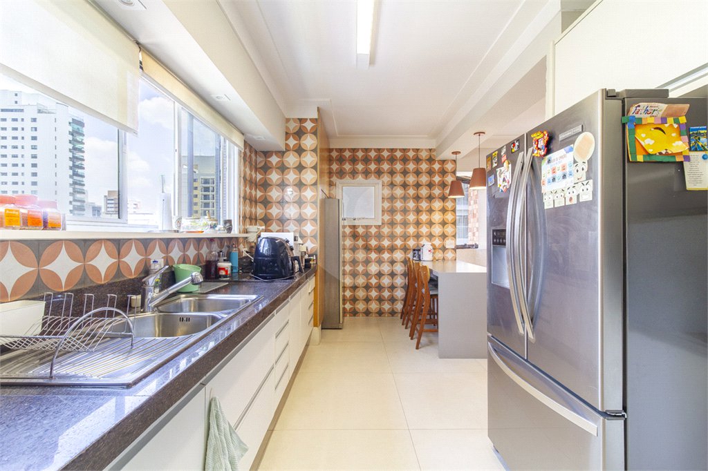 Apartamento à venda com 4 quartos, sendo 2 suítes, em Indianópolis, São Paulo, SP