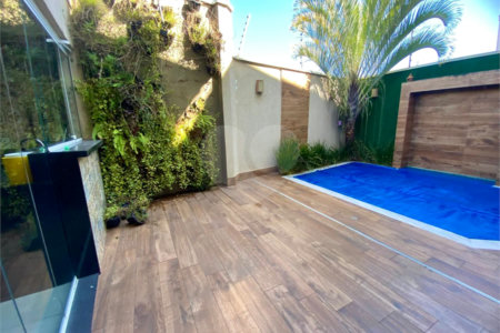 Casa à venda com 3 suítes em Parque São Domingos, São Paulo, SP