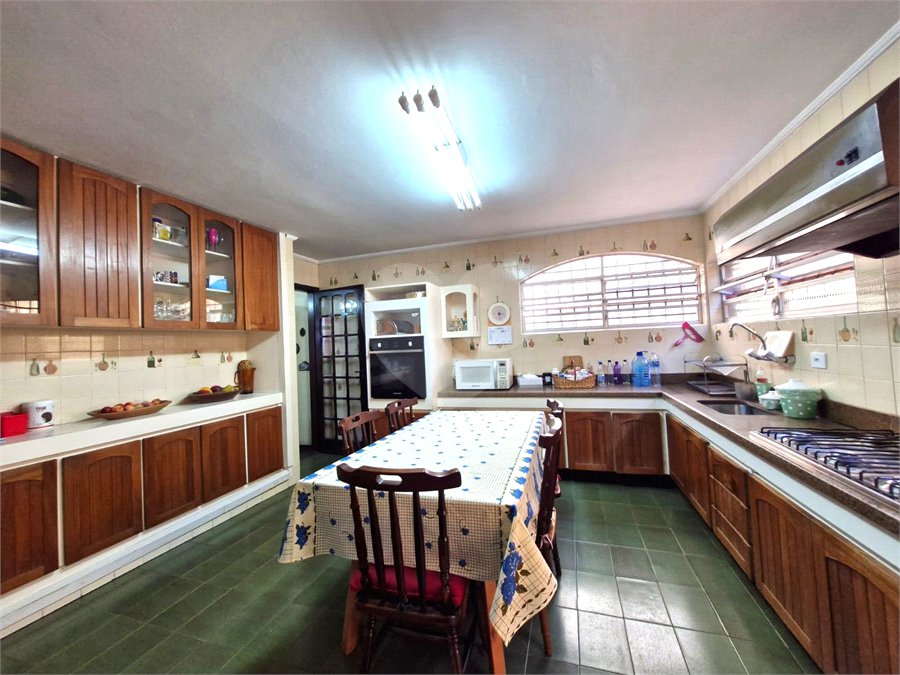 Casa à venda com 4 quartos, sendo 1 suíte, em Alto da Boa Vista, São Paulo, SP