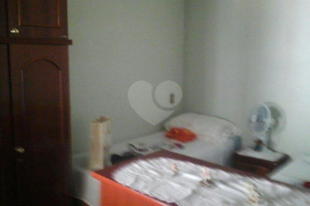 Casa de Vila à venda com 4 quartos, sendo 1 suíte, no condomínio Travessa Isadora,4, São Paulo - SP