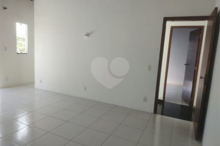 Casa à venda com 3 quartos, sendo 2 suítes,  em Rasa, Armação dos Búzios, RJ