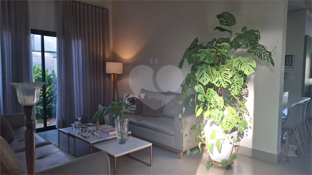 Casa à venda com 3 suítes no condomínio Fazenda Jequitibá, Sorocaba - SP