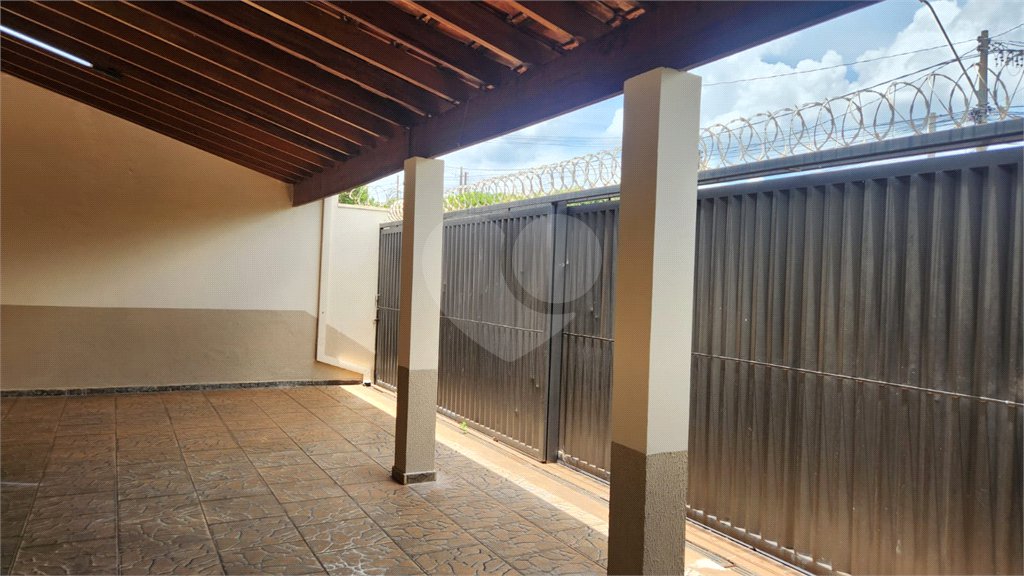 Casa à venda com 4 quartos, sendo 1 suíte, em Jardim Roberto Selmi Dei, Araraquara, SP