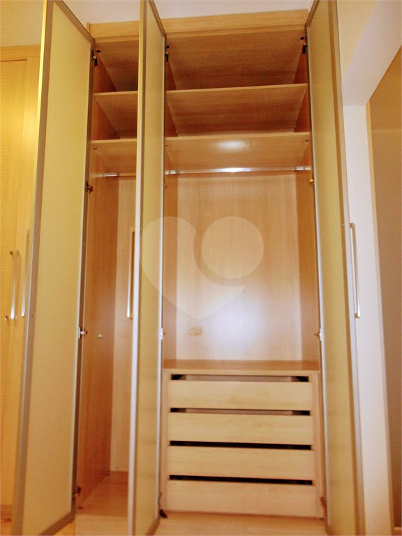 Casa à venda com 3 suítes no condomínio Residencial Jardim América, Vinhedo - SP