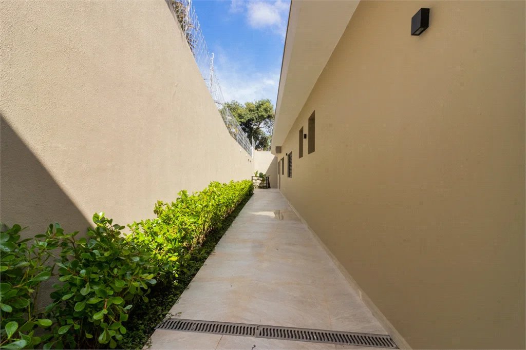 Casa à venda com 4 quartos, sendo 1 suíte,  em Jardim Guedala, São Paulo, SP