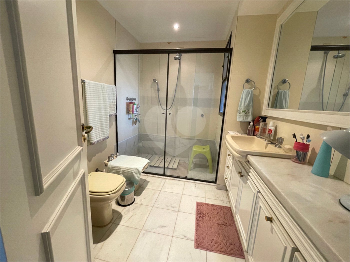 Apartamento à venda com 3 quartos, sendo 1 suíte,  em Lar São Paulo, São Paulo, SP
