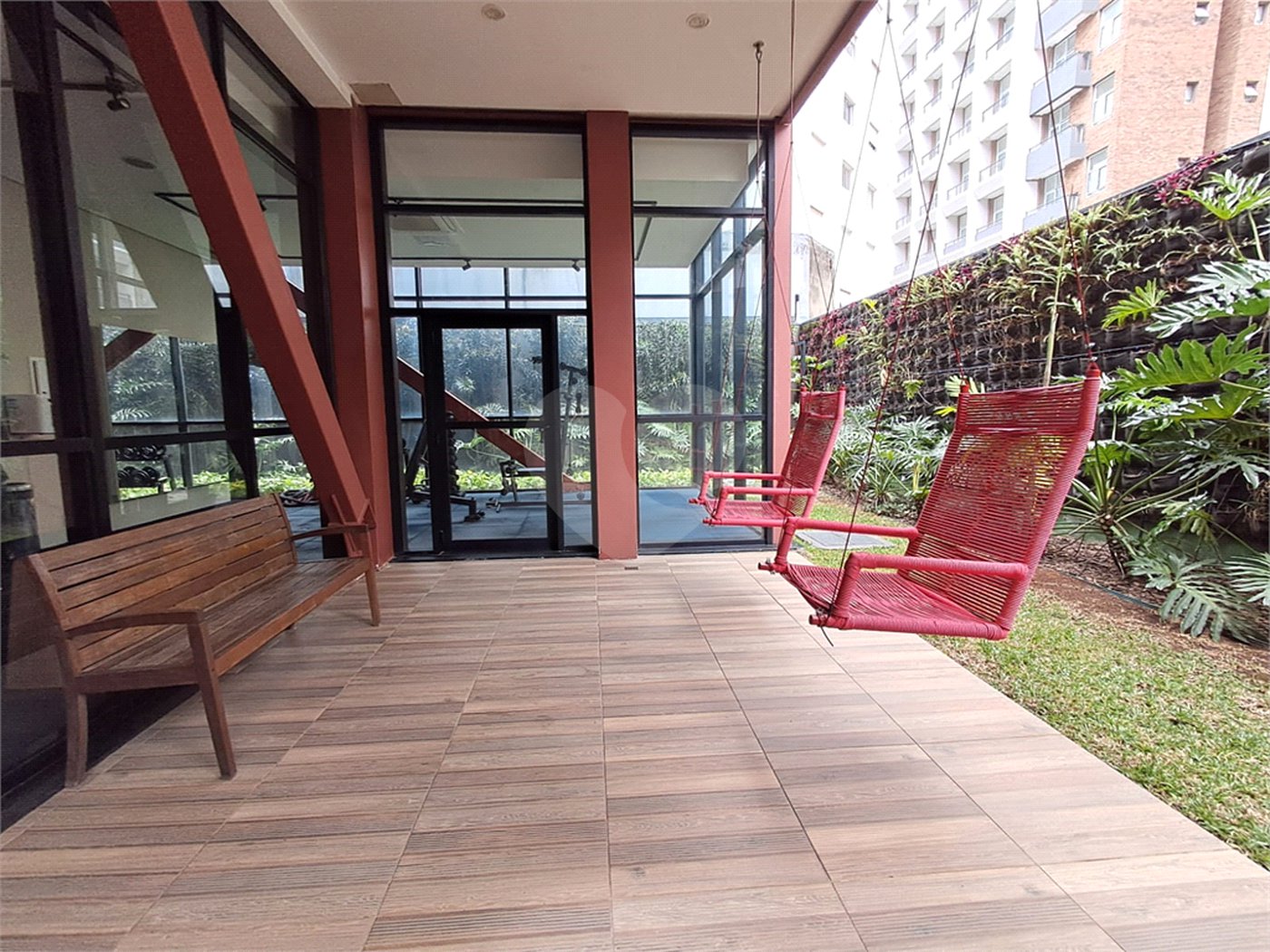 Studio de 25m² mobiliado e com varanda condomínio com lazer Vila Mariana
