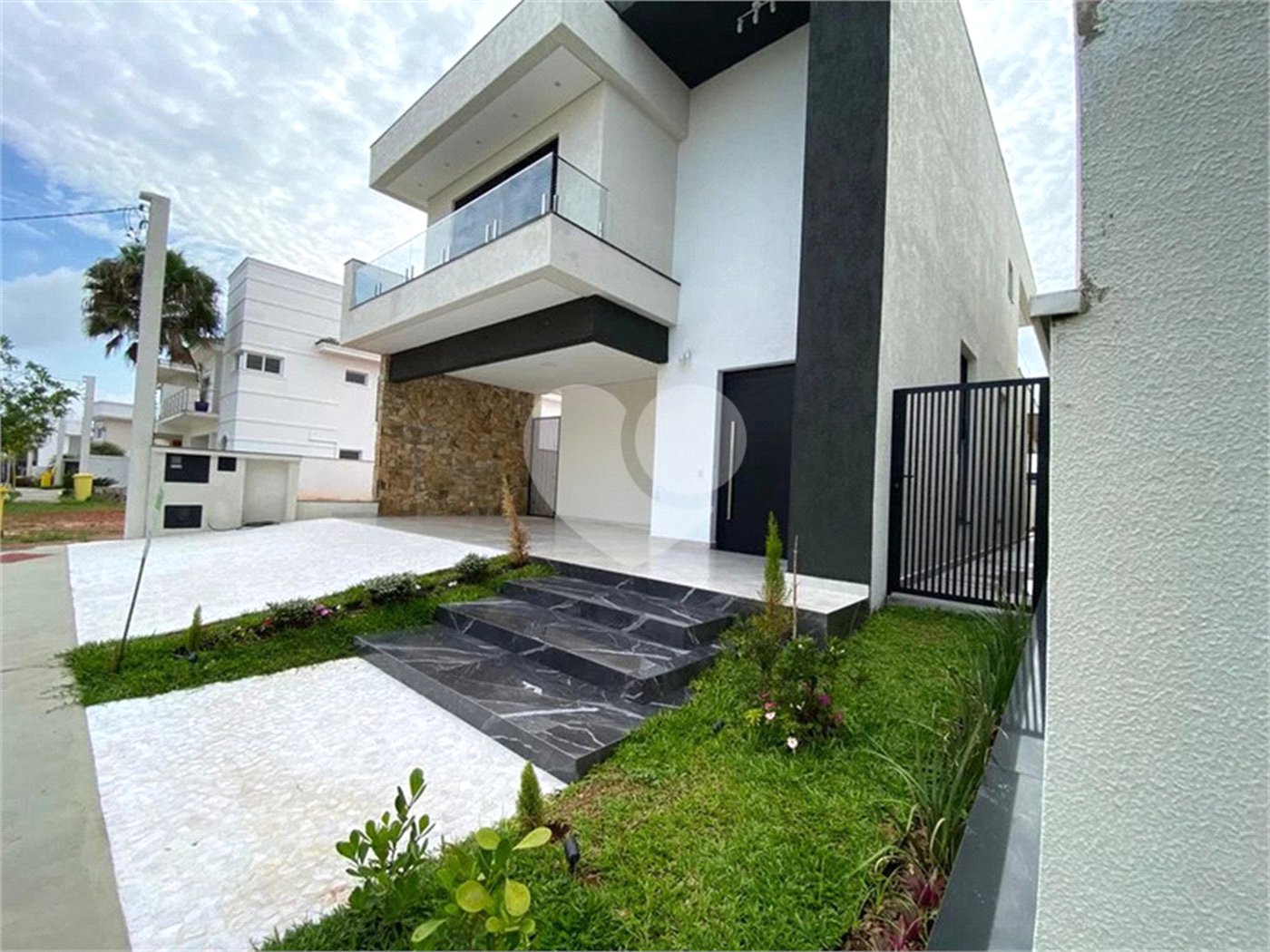 Casa à venda com 3 quartos, sendo 2 suítes, no condomínio Chacara Ondina, Sorocaba - SP
