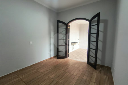 Sobrado à venda com 3 quartos, sendo 1 suíte, em Jardim D'abril, Osasco, SP