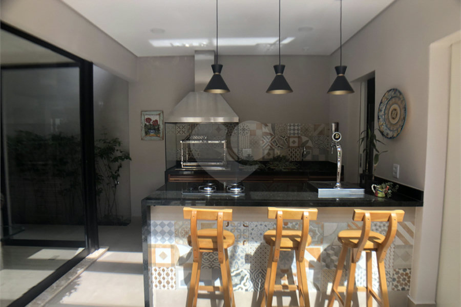 Casa à venda com 4 suítes no condomínio Residencial Floresta, São Paulo - SP