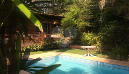 Casa à venda ou para alugar com 4 quartos, sendo 2 suítes,  em Jardim Guedala, São Paulo, SP