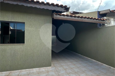 Casa à venda com 4 quartos, sendo 2 suítes, em Residencial Ponta Porã I, Ponta Porã, MS