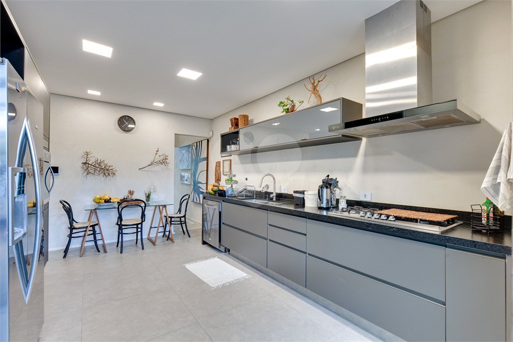 Casa à venda com 3 suítes em Alto da Boa Vista, São Paulo, SP