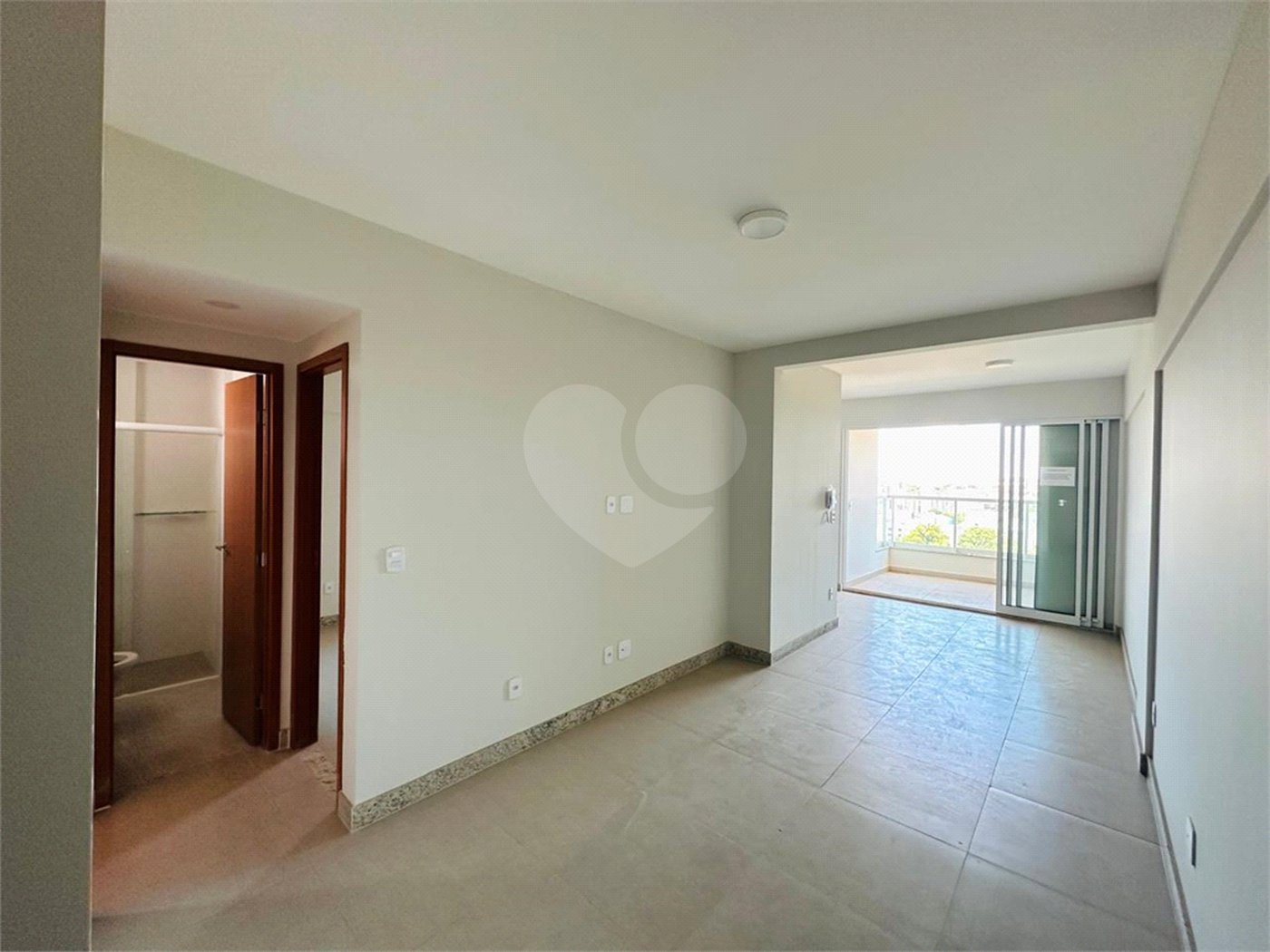 Apartamento com 2 dormitórios, sendo 1 suíte