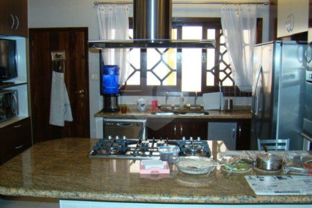 Sobrado à venda com 4 quartos, sendo 2 suítes,  em Alto da Boa Vista, São Paulo, SP