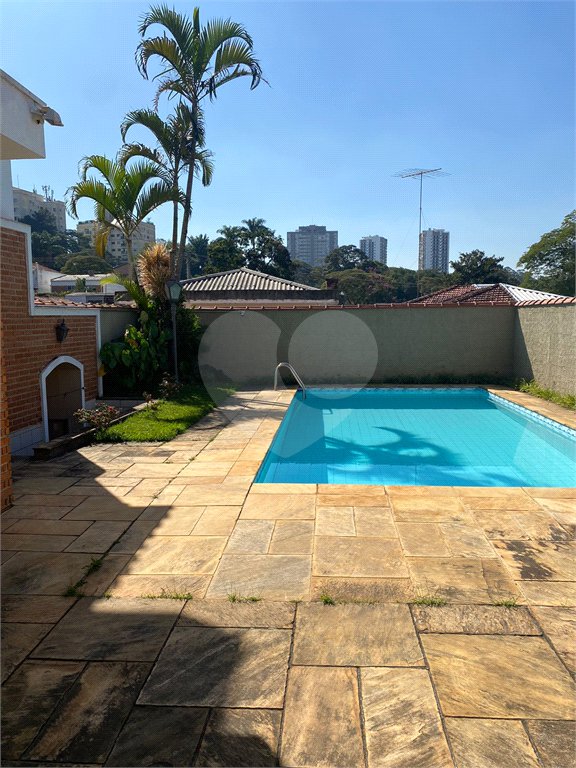 Casa à venda com 3 quartos, sendo 1 suíte, em Santo Amaro, São Paulo, SP